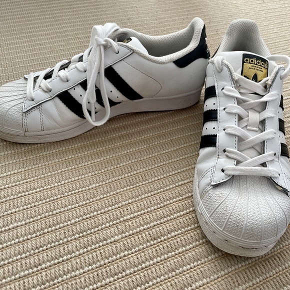Adidas Superstars - Picture 1 of 7
